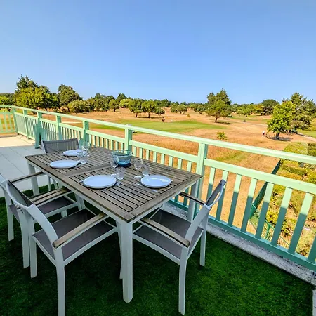 Le Golfeur - Pool And Golf Course